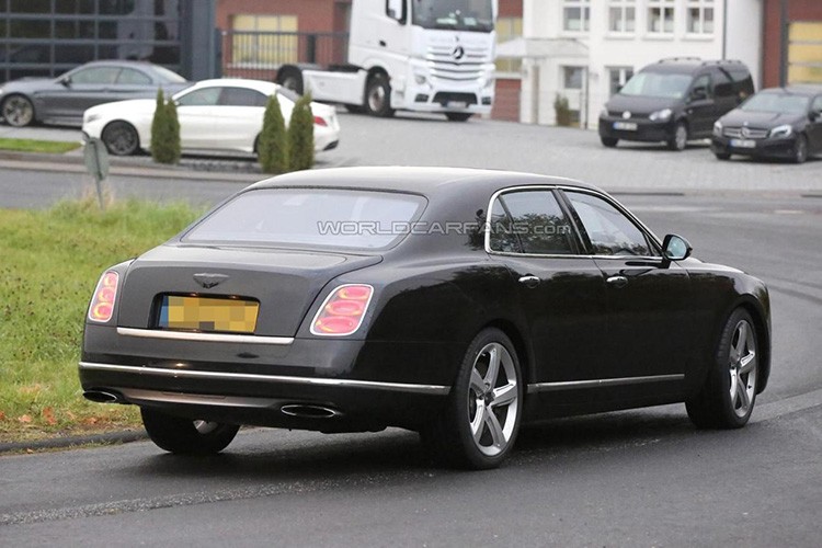 Xe sang Bentley Mulsanne ban nang cap bat moi ngo lo dien-Hinh-3